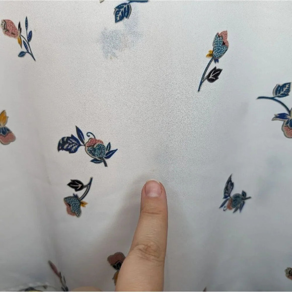 LOFT White With Floral Design Short Sleeve Swoop Neck Blouse Medium Women - Picture 3 of 8